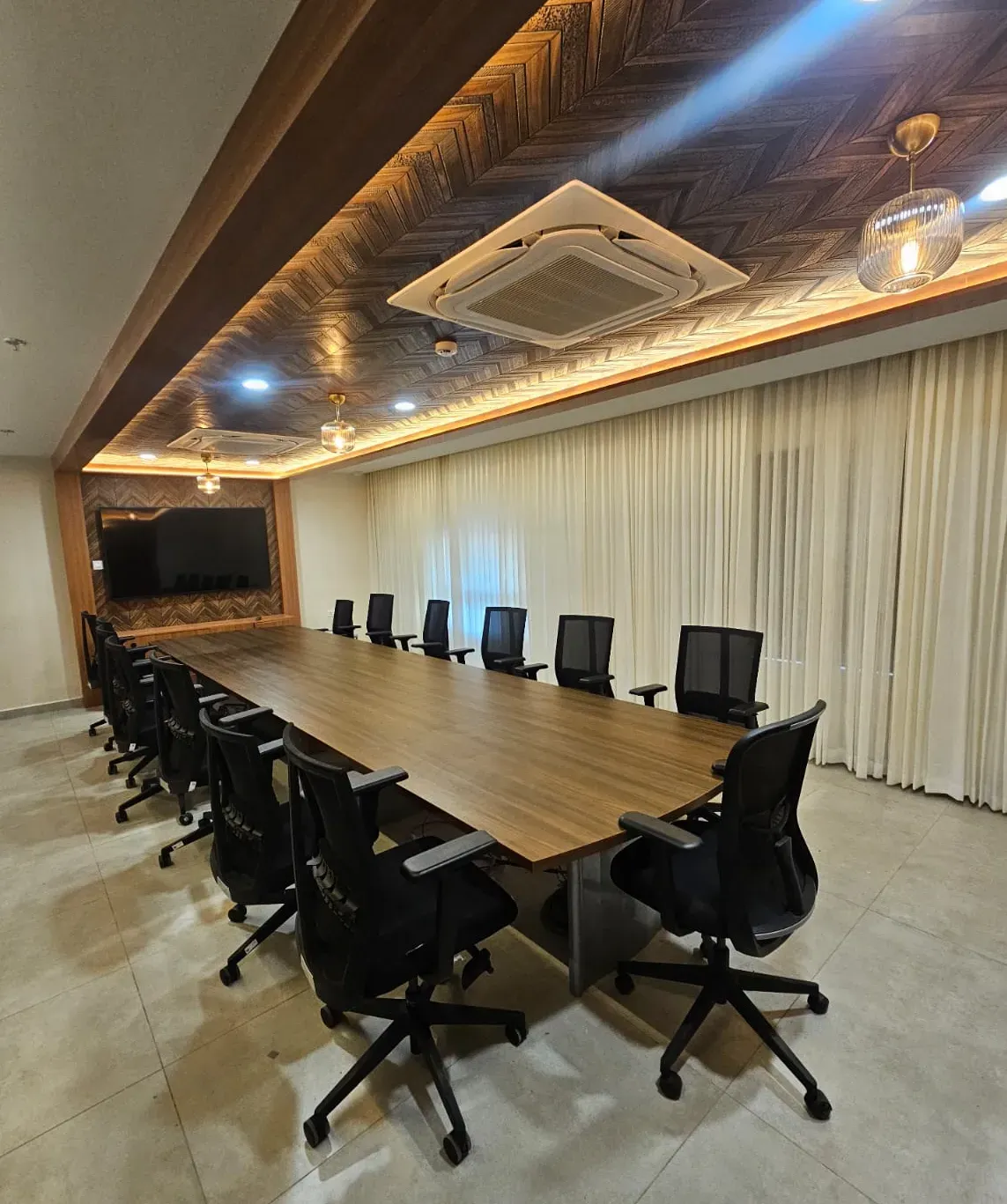 Things to Consider Before Choosing Office Furniture Manufacturers in Kerala
