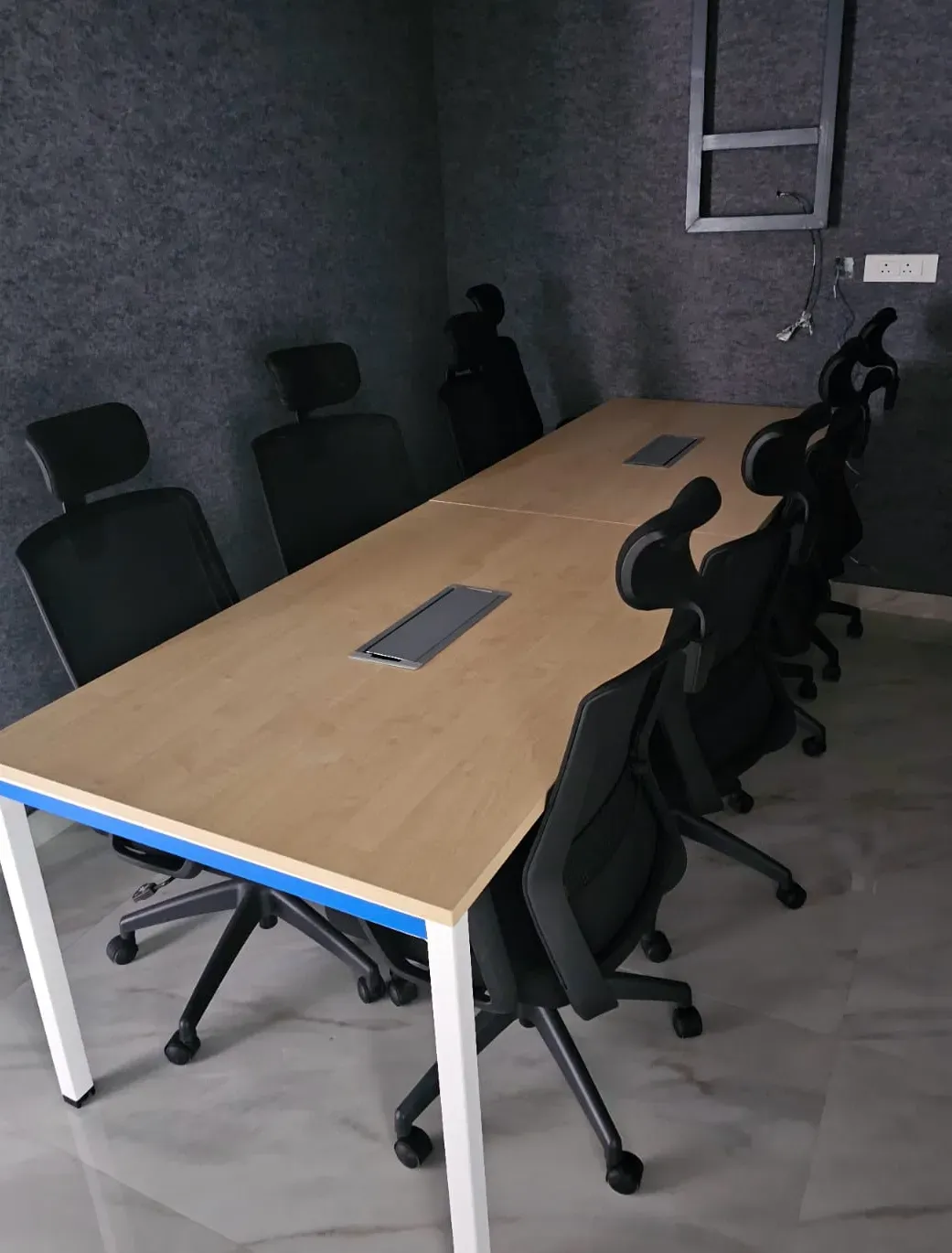 Transform Modern Offices with Smart Workspace Design by Desqoo