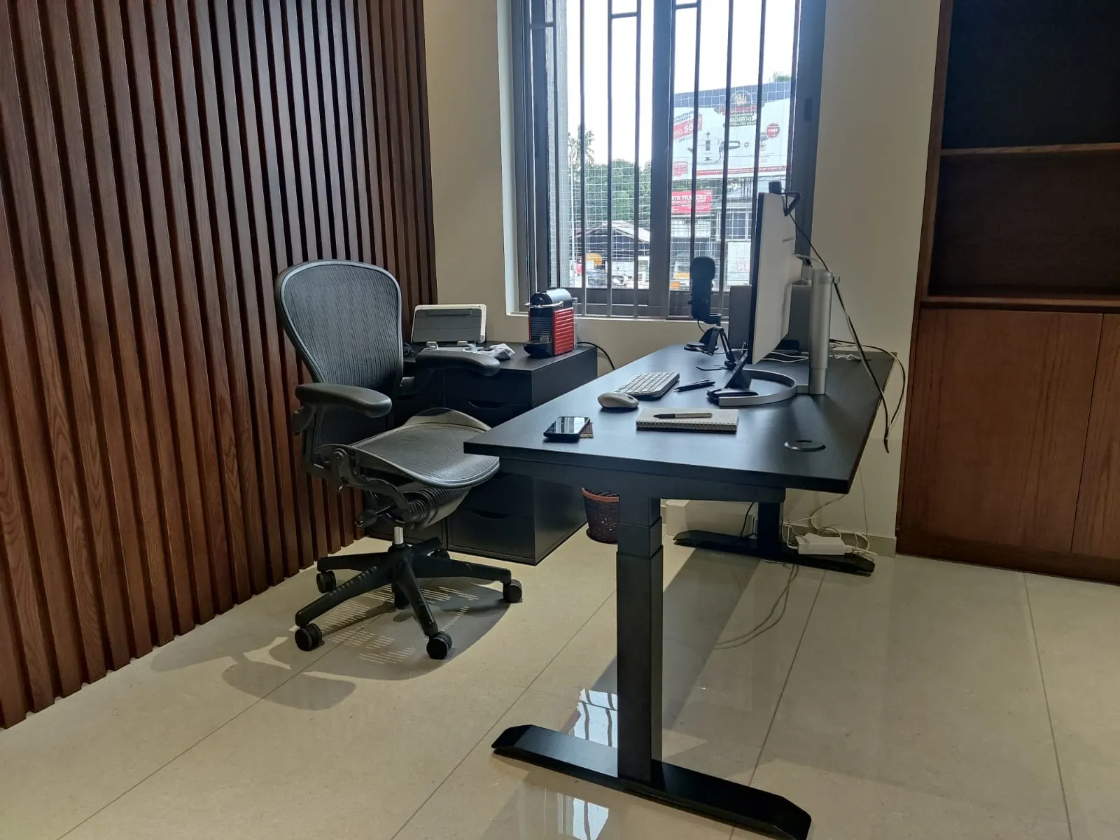 Why Choose Desqoo for Your Home Workspace?